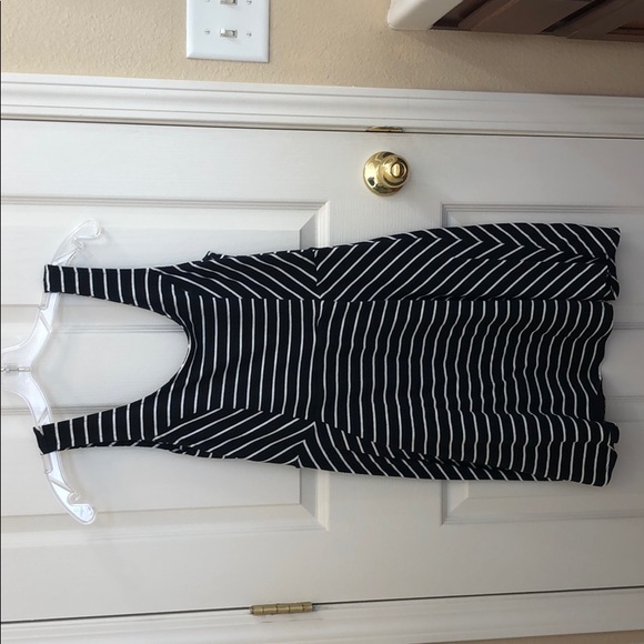 Sleeveless striped dress - Picture 1 of 4